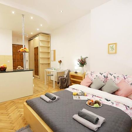 Batorego Cosy Apartment 2 Krakow Bagian luar foto