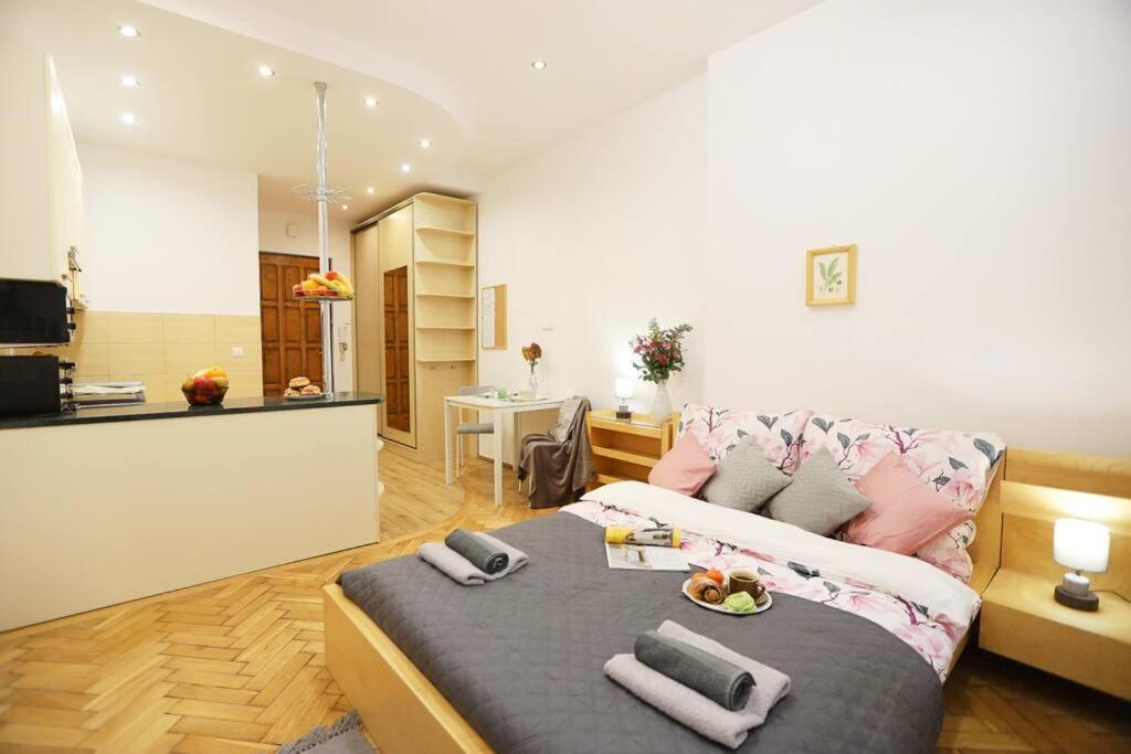 Batorego Cosy Apartment 2 Krakow Bagian luar foto